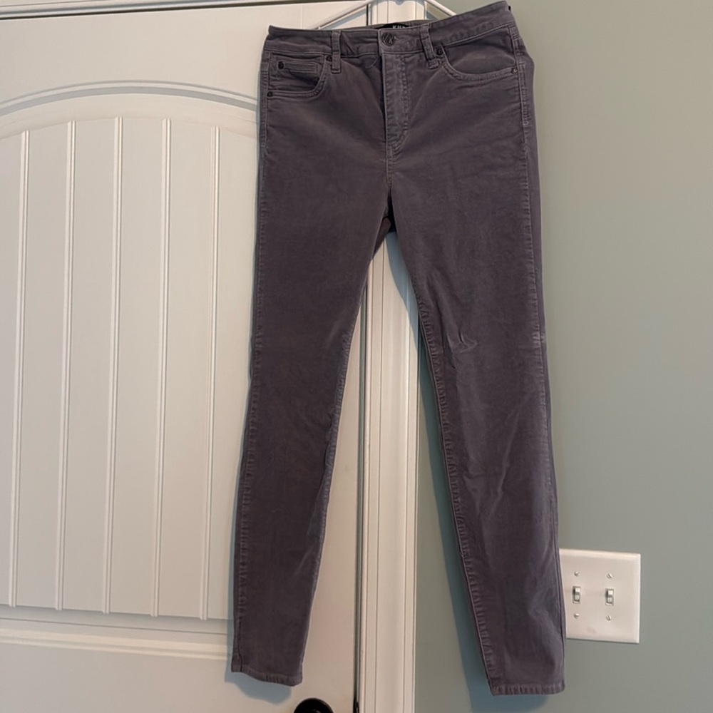 Kut gray cordoroy skinny pants size 8.